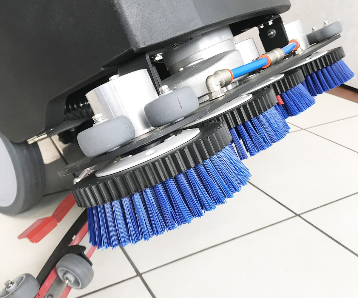 Joker 5070 four brush system close-up